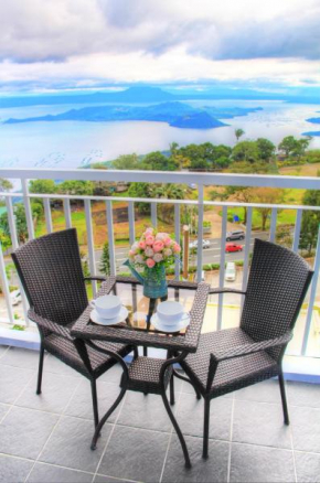 Гостиница Taal View Room Tagaytay Staycation with WIFI  Тагайтей Сити